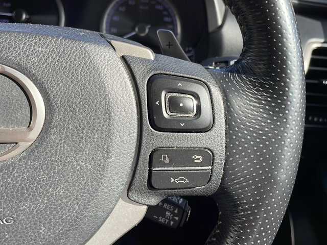 レクサス ＮＸ 300h Fスポーツ 沖縄県 2016(平28)年 9.6万km ホワイトノーヴァガラスフレーク メーカーオプションナビ/フルセグＴＶ/オーディオ（Ｂｌｕｅｔｏｏｔｈ、ＤＶＤ、ＣＤ、ＳＤ）/パワーバックドア/サンルーフ/バック／サイドカメラ/レザーシート/レーダークルーズコントロール/電動メモリーシート/LEDヘッドライト/フォグライト