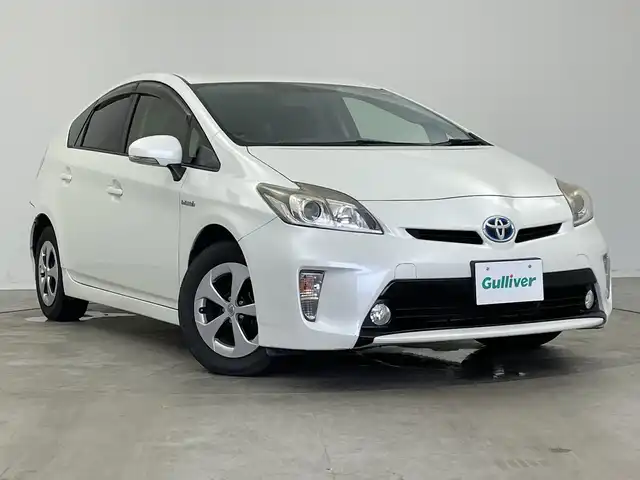 トヨタ プリウス S 新潟県 2014(平26)年 7.2万km ホワイトパールクリスタルシャイン 純正メモリナビ【NSCP-W64】/バックモニター/ビルトインETC/横滑り防止装置/オートライト/禁煙車