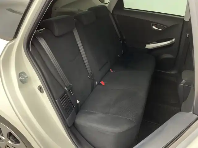 トヨタ プリウス S 新潟県 2014(平26)年 7.2万km ホワイトパールクリスタルシャイン 純正メモリナビ【NSCP-W64】/バックモニター/ビルトインETC/横滑り防止装置/オートライト/禁煙車