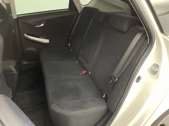 トヨタ プリウス S 新潟県 2014(平26)年 7.2万km ホワイトパールクリスタルシャイン 純正メモリナビ【NSCP-W64】/バックモニター/ビルトインETC/横滑り防止装置/オートライト/禁煙車