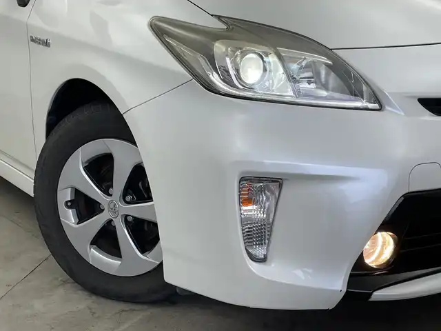 トヨタ プリウス S 新潟県 2014(平26)年 7.2万km ホワイトパールクリスタルシャイン 純正メモリナビ【NSCP-W64】/バックモニター/ビルトインETC/横滑り防止装置/オートライト/禁煙車