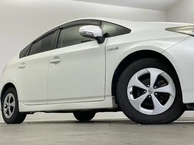 トヨタ プリウス S 新潟県 2014(平26)年 7.2万km ホワイトパールクリスタルシャイン 純正メモリナビ【NSCP-W64】/バックモニター/ビルトインETC/横滑り防止装置/オートライト/禁煙車