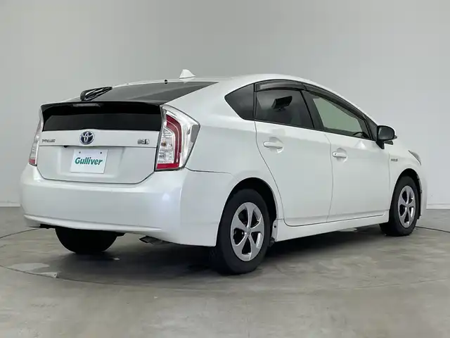 トヨタ プリウス S 新潟県 2014(平26)年 7.2万km ホワイトパールクリスタルシャイン 純正メモリナビ【NSCP-W64】/バックモニター/ビルトインETC/横滑り防止装置/オートライト/禁煙車