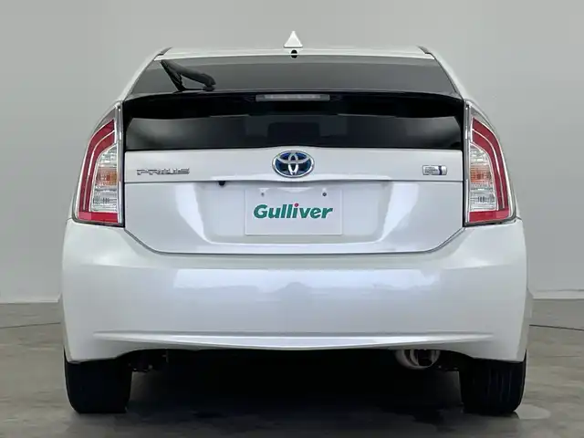 トヨタ プリウス S 新潟県 2014(平26)年 7.2万km ホワイトパールクリスタルシャイン 純正メモリナビ【NSCP-W64】/バックモニター/ビルトインETC/横滑り防止装置/オートライト/禁煙車