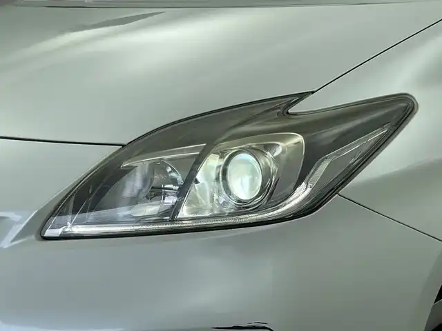 トヨタ プリウス S 新潟県 2014(平26)年 7.2万km ホワイトパールクリスタルシャイン 純正メモリナビ【NSCP-W64】/バックモニター/ビルトインETC/横滑り防止装置/オートライト/禁煙車