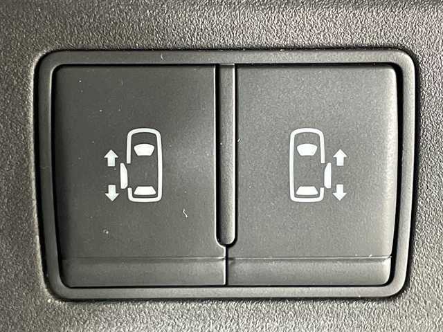 日産 セレナ ハイウェイスター プロパイロットED 神奈川県 2017(平29)年 7万km ダイヤモンドブラック 純正9型SDナビゲーション【MM516D-L】/純正フリップダウンモニター/フルセグ　Bluetooth　CD DVDブルーレイ対応 SD　AUX/両側電動スライドドア/プロパイロット/レーダークルーズコントロール/エマージェンシーブレーキ/LDW車線逸脱警報/踏み間違い防止アシスト/進入禁止標識検知/フロントバックソナー/車線逸脱防止支援システム/アイドリングストップ/革巻きステアリング/ステアリングスイッチ/2列目パーソナルテーブル/電動パーキングブレーキ/オートブレーキホールド/社外ETC/ECOモード/プッシュスタート/インテリジェントキー/純正16インチアルミホイール/オートライト/フロントフォグ/純正サイド/リアスポイラー