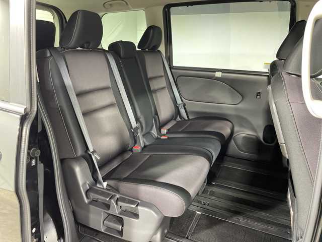 日産 セレナ ハイウェイスター プロパイロットED 神奈川県 2017(平29)年 7万km ダイヤモンドブラック 純正9型SDナビゲーション【MM516D-L】/純正フリップダウンモニター/フルセグ　Bluetooth　CD DVDブルーレイ対応 SD　AUX/両側電動スライドドア/プロパイロット/レーダークルーズコントロール/エマージェンシーブレーキ/LDW車線逸脱警報/踏み間違い防止アシスト/進入禁止標識検知/フロントバックソナー/車線逸脱防止支援システム/アイドリングストップ/革巻きステアリング/ステアリングスイッチ/2列目パーソナルテーブル/電動パーキングブレーキ/オートブレーキホールド/社外ETC/ECOモード/プッシュスタート/インテリジェントキー/純正16インチアルミホイール/オートライト/フロントフォグ/純正サイド/リアスポイラー