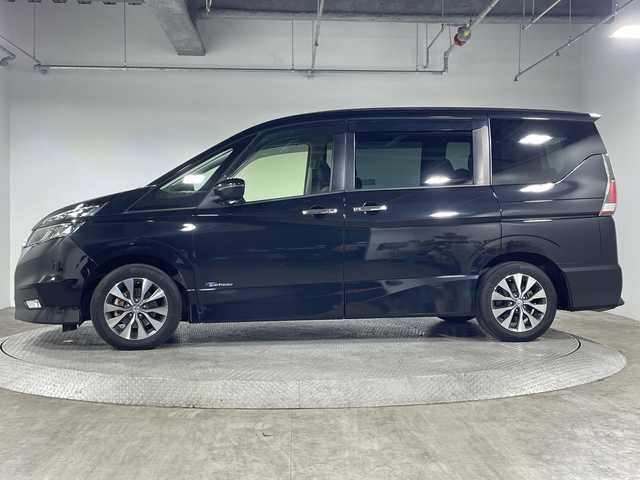 日産 セレナ ハイウェイスター プロパイロットED 神奈川県 2017(平29)年 7万km ダイヤモンドブラック 純正9型SDナビゲーション【MM516D-L】/純正フリップダウンモニター/フルセグ　Bluetooth　CD DVDブルーレイ対応 SD　AUX/両側電動スライドドア/プロパイロット/レーダークルーズコントロール/エマージェンシーブレーキ/LDW車線逸脱警報/踏み間違い防止アシスト/進入禁止標識検知/フロントバックソナー/車線逸脱防止支援システム/アイドリングストップ/革巻きステアリング/ステアリングスイッチ/2列目パーソナルテーブル/電動パーキングブレーキ/オートブレーキホールド/社外ETC/ECOモード/プッシュスタート/インテリジェントキー/純正16インチアルミホイール/オートライト/フロントフォグ/純正サイド/リアスポイラー