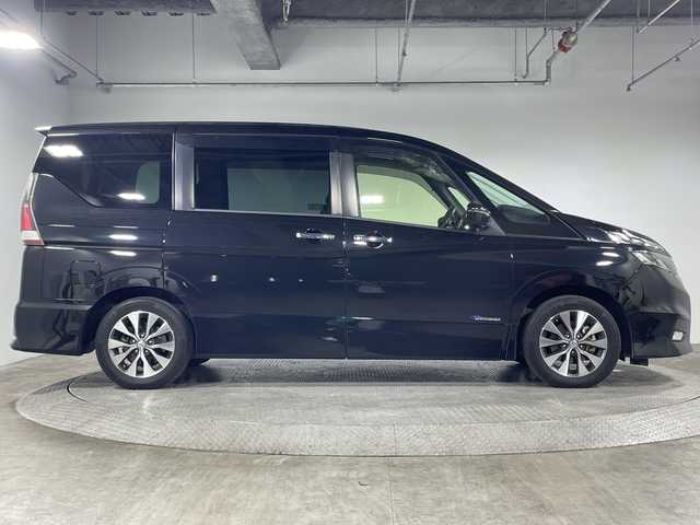 日産 セレナ ハイウェイスター プロパイロットED 神奈川県 2017(平29)年 7万km ダイヤモンドブラック 純正9型SDナビゲーション【MM516D-L】/純正フリップダウンモニター/フルセグ　Bluetooth　CD DVDブルーレイ対応 SD　AUX/両側電動スライドドア/プロパイロット/レーダークルーズコントロール/エマージェンシーブレーキ/LDW車線逸脱警報/踏み間違い防止アシスト/進入禁止標識検知/フロントバックソナー/車線逸脱防止支援システム/アイドリングストップ/革巻きステアリング/ステアリングスイッチ/2列目パーソナルテーブル/電動パーキングブレーキ/オートブレーキホールド/社外ETC/ECOモード/プッシュスタート/インテリジェントキー/純正16インチアルミホイール/オートライト/フロントフォグ/純正サイド/リアスポイラー
