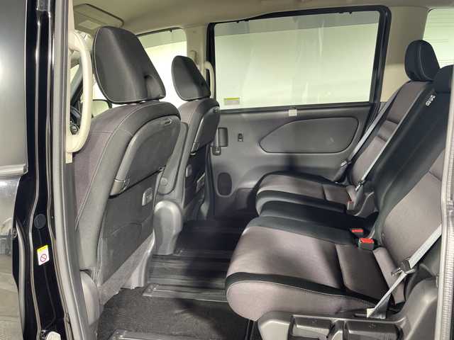 日産 セレナ ハイウェイスター プロパイロットED 神奈川県 2017(平29)年 7万km ダイヤモンドブラック 純正9型SDナビゲーション【MM516D-L】/純正フリップダウンモニター/フルセグ　Bluetooth　CD DVDブルーレイ対応 SD　AUX/両側電動スライドドア/プロパイロット/レーダークルーズコントロール/エマージェンシーブレーキ/LDW車線逸脱警報/踏み間違い防止アシスト/進入禁止標識検知/フロントバックソナー/車線逸脱防止支援システム/アイドリングストップ/革巻きステアリング/ステアリングスイッチ/2列目パーソナルテーブル/電動パーキングブレーキ/オートブレーキホールド/社外ETC/ECOモード/プッシュスタート/インテリジェントキー/純正16インチアルミホイール/オートライト/フロントフォグ/純正サイド/リアスポイラー