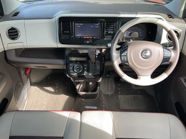 日産 モコ ドルチェX 岐阜県 2015(平27)年 5.2万km モコピーチ 登録時走行距離51919km/純正ＳＤナビ/フルセグＴＶ/ドルチェ専用シート/純正フロアマット/純正アルミホイール/ベンチシート/フルフラットシート/オートエアコン/プッシュスタート/スマートキー/ドアバイザー/ＵＳＢ/ABS/横滑り防止装置/レーンキープアシスト/盗難防止装置/オートライト/LEDヘッドライト/エアバッグ