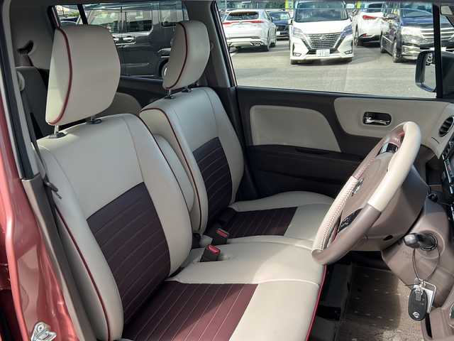 日産 モコ ドルチェX 岐阜県 2015(平27)年 5.2万km モコピーチ 登録時走行距離51919km/純正ＳＤナビ/フルセグＴＶ/ドルチェ専用シート/純正フロアマット/純正アルミホイール/ベンチシート/フルフラットシート/オートエアコン/プッシュスタート/スマートキー/ドアバイザー/ＵＳＢ/ABS/横滑り防止装置/レーンキープアシスト/盗難防止装置/オートライト/LEDヘッドライト/エアバッグ