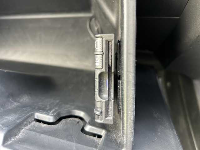 ホンダ フィット ハイブリット ナビ プレミアムセレクション 大阪府 2010(平22)年 7.2万km クリスタルブラックパール 純正ＨＤＤナビ/（ＣＤ／ＤＶＤ）/バックカメラ/純正フロアマット/純正１５インチアルミキャップ/ＥＴＣ/保証書/取扱説明書/記録簿/スペアキー