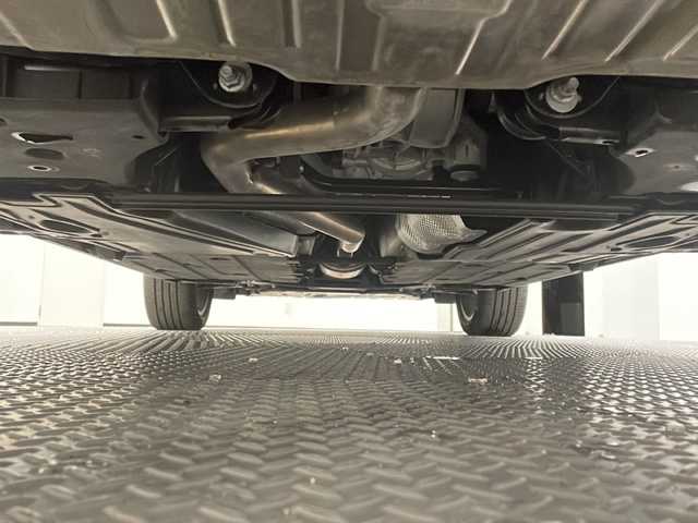 ボルボ ボルボ ＸＣ４０ B4 AWD Rデザイン 新潟県 2020(令2)年 4.4万km クリスタルホワイトP/ブラック パノラマサンルーフ/ハーマンカードンサウンドシステム/純正HDDナビ/・フルセグ/ラジオ/BT/全方位カメラ/ハンズフリー・オープニング/クロージング機構/オートクルーズコントロール/Rデザイン専用ハーフレザーシート/Rデザイン専用ルーフレール/前後クリアランスソナー/パワーシート（D/N）/・D席メモリー付/シートヒーター/ハンドルヒーター/パイロットアシスト/レーン・キーピング・エイド/レーン・チェンジ・マージ・エイド/ブラインドスポットモニター/アクティブ・ベンディング・ライト/レーンキープアシスト/ワイヤレス充電/純正19インチアルミホイール/純正フロアマット