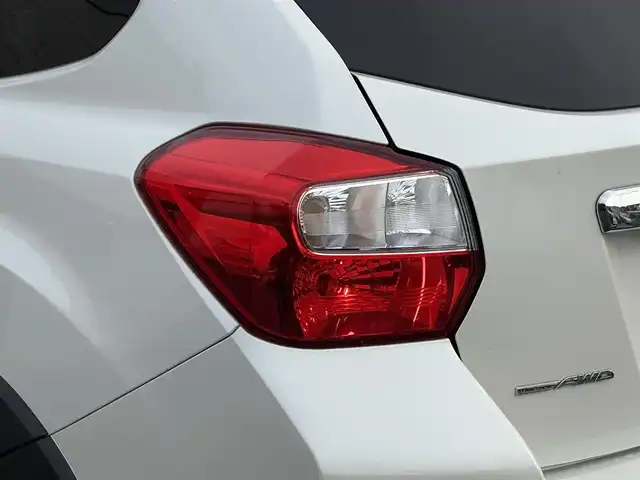 スバル インプレッサ ＸＶ 2．0i－L アイサイト 岩手県 2014(平26)年 8.7万km サテンホワイトパール 禁煙車/ワンオーナー/4WD/DISTONE SOUND/追従型クルーズコントロール/純正ナビ/→フルセグTV/Bluetooth/CD/DVD/FM/AM/バックカメラ/ステアリングスイッチ/横滑り防止装置/レーンキープアシスト/衝突軽減システム/オートライト/フォグライト/〇プッシュスタート/〇パドルシフト/〇アルミペダル/〇電動格納ミラー/〇ウィンカーミラー/〇ドアバイザー/〇フロアマット/〇シガーソケット/〇スマートキー/前後ドライブレコーダー/ETC