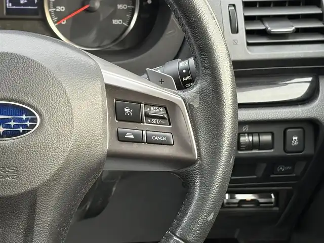 スバル インプレッサ ＸＶ 2．0i－L アイサイト 岩手県 2014(平26)年 8.7万km サテンホワイトパール 禁煙車/ワンオーナー/4WD/DISTONE SOUND/追従型クルーズコントロール/純正ナビ/→フルセグTV/Bluetooth/CD/DVD/FM/AM/バックカメラ/ステアリングスイッチ/横滑り防止装置/レーンキープアシスト/衝突軽減システム/オートライト/フォグライト/〇プッシュスタート/〇パドルシフト/〇アルミペダル/〇電動格納ミラー/〇ウィンカーミラー/〇ドアバイザー/〇フロアマット/〇シガーソケット/〇スマートキー/前後ドライブレコーダー/ETC