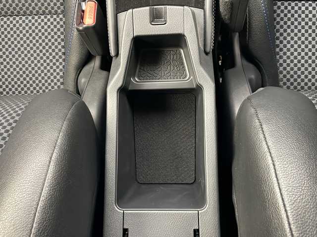 日産 キックス X FOUR 秋田県 2025(令7)年 1万km ピュアブラック 4WD/プロパイロット　/エマージェンシーブレーキ　/純正SDナビ　/　　CD/DVD/BT/フルセグTV/アラウンドビューモニター　/レーダークルーズコントロール　/LEDオートライト　/ハーフレザーシート/前席シートヒーター　/純正17インチアルミホイール　/ステアリングヒーター/オートハイビーム/スマートキー　/ビルトインETC