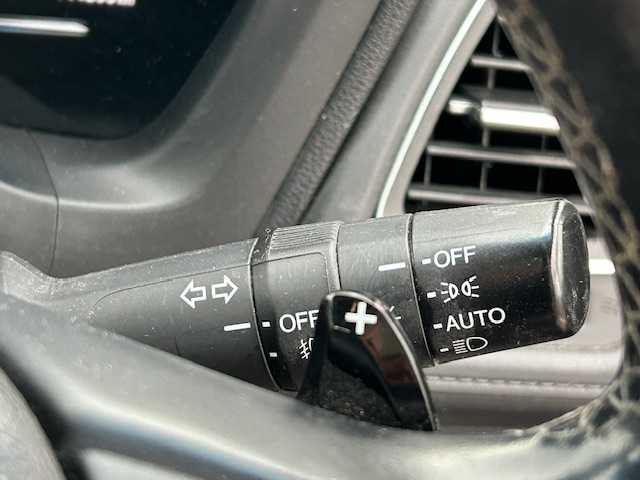 ホンダ ヴェゼル ハイブリッド Z ホンダセンシング 静岡県 2016(平28)年 14.5万km ホワイトオーキッドパール ETC/純正ナビ/Bluetooth/スポーツモード/ブレーキホールド/AWD/パドルシフト/アダプティブクルーズコントロール/レーンキープアシスト/シートヒーター/純正アルミホイール/ハイブリッド専用デザインメーター/ホンダセンシング/LEDフォグライト/ルーフレール（FF)/エンジンスターター