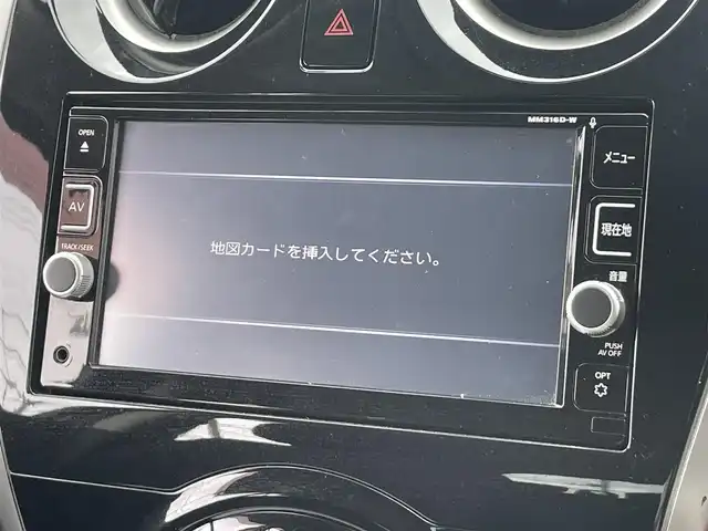 日産 ノート X DIG－S 茨城県 2016(平28)年 4.3万km スーパーブラック 純正ナビ/【TV・ラジオ・iPod・BT・SD・CD・DVD・USB・ウォークマン】/Bカメラ/ETC/前方ドラレコ/アイドリングストップ/オートライト/Ｆフォグ/キセノンライト/ヘッドライトレベライザー/純正フロアマット/純正ホイールカバー/横滑り防止装置/レーンキープアシスト/衝突被害軽減システム