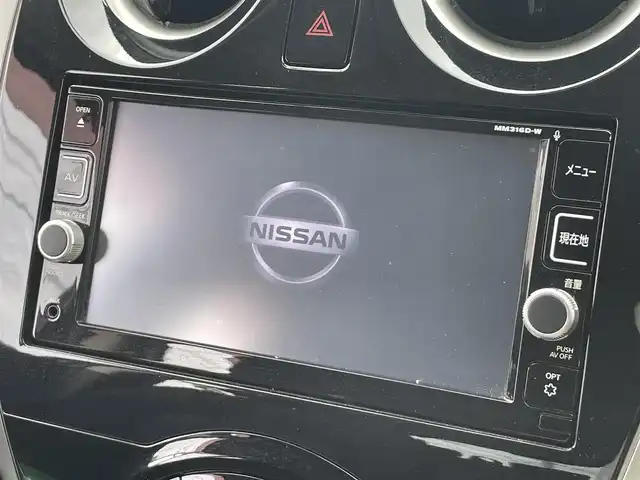 日産 ノート X DIG－S 茨城県 2016(平28)年 4.3万km スーパーブラック 純正ナビ/【TV・ラジオ・iPod・BT・SD・CD・DVD・USB・ウォークマン】/Bカメラ/ETC/前方ドラレコ/アイドリングストップ/オートライト/Ｆフォグ/キセノンライト/ヘッドライトレベライザー/純正フロアマット/純正ホイールカバー/横滑り防止装置/レーンキープアシスト/衝突被害軽減システム