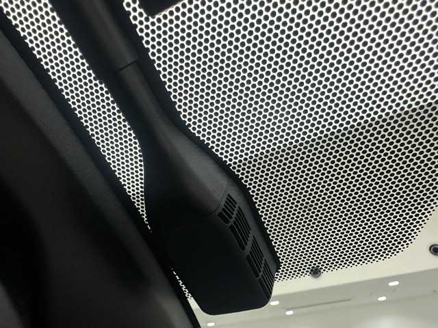 トヨタ エスクァイア ハイブリッド Gi 兵庫県 2018(平30)年 5.6万km スパークリングブラックパールクリスタルシャイン 純正メモリナビ(CD/DVD/Bluetooth/フルセグ/SD)/バックカメラ/両側パワースライドドア/社外エアロ/純正15インチアルミホイール/純正フロアマット/レザーシート/シートヒーター/クルーズコントロール/オートライト/オートマチックハイビーム/LEDヘッドライト/LEDフォグライト/ビルトインETC2.0