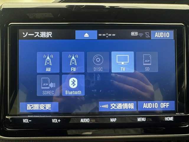 トヨタ エスクァイア ハイブリッド Gi 兵庫県 2018(平30)年 5.6万km スパークリングブラックパールクリスタルシャイン 純正メモリナビ(CD/DVD/Bluetooth/フルセグ/SD)/バックカメラ/両側パワースライドドア/社外エアロ/純正15インチアルミホイール/純正フロアマット/レザーシート/シートヒーター/クルーズコントロール/オートライト/オートマチックハイビーム/LEDヘッドライト/LEDフォグライト/ビルトインETC2.0
