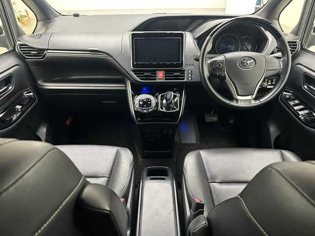 トヨタ エスクァイア ハイブリッド Gi 兵庫県 2018(平30)年 5.6万km スパークリングブラックパールクリスタルシャイン 純正メモリナビ(CD/DVD/Bluetooth/フルセグ/SD)/バックカメラ/両側パワースライドドア/社外エアロ/純正15インチアルミホイール/純正フロアマット/レザーシート/シートヒーター/クルーズコントロール/オートライト/オートマチックハイビーム/LEDヘッドライト/LEDフォグライト/ビルトインETC2.0