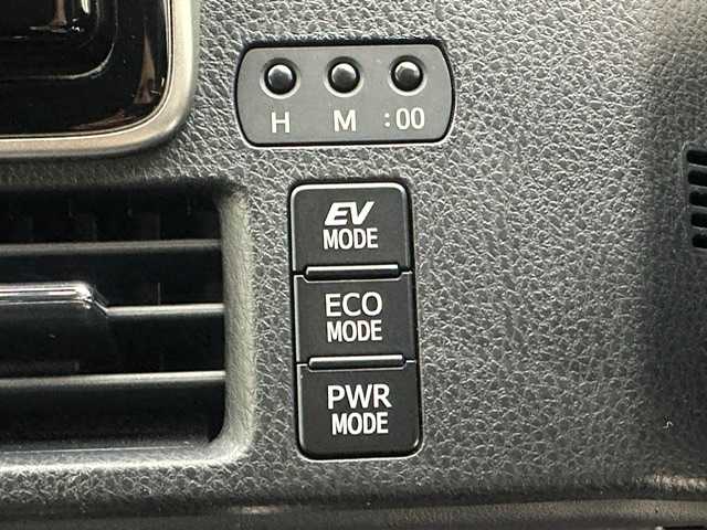 トヨタ エスクァイア ハイブリッド Gi 兵庫県 2018(平30)年 5.6万km スパークリングブラックパールクリスタルシャイン 純正メモリナビ(CD/DVD/Bluetooth/フルセグ/SD)/バックカメラ/両側パワースライドドア/社外エアロ/純正15インチアルミホイール/純正フロアマット/レザーシート/シートヒーター/クルーズコントロール/オートライト/オートマチックハイビーム/LEDヘッドライト/LEDフォグライト/ビルトインETC2.0