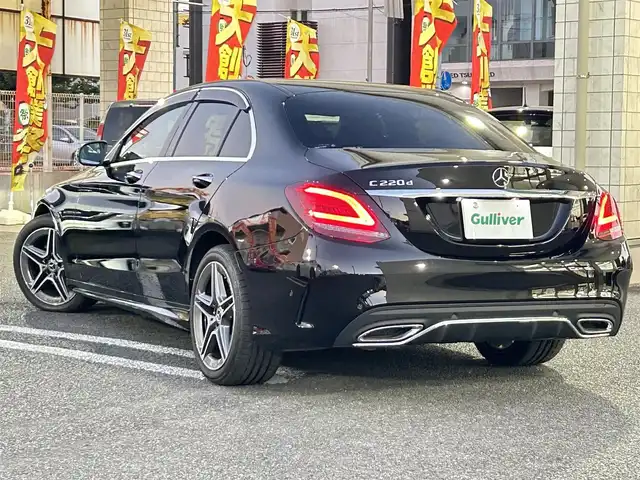 メルセデス・ベンツ Ｃ２２０ｄ アバンギャルド　AMGライン 大分県 2019(平31)年 0.4万km オブシディアンブラック 〇ワンオーナー/〇革シート/〇純正メーカーナビ/　ラジオ・BT・USB・フルセグ/〇バックカメラ/〇ETC/〇パドルシフト/〇ステアリングスイッチ/〇革巻きステアリング/〇ACC/〇LKA/〇BSM/〇前後ドライブレコーダー/〇前席パワーシート/〇前席3wayメモリーシート/〇前席シートヒーター/〇社外レーダー/〇アイドリングストップ/〇純正LEDヘッドライト/〇バックフォグ/〇アテンションアシスト/〇コーナーポール/〇保証書/〇取扱説明書