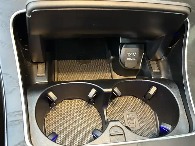 メルセデス・ベンツ Ｃ２２０ｄ アバンギャルド　AMGライン 大分県 2019(平31)年 0.4万km オブシディアンブラック 〇ワンオーナー/〇革シート/〇純正メーカーナビ/　ラジオ・BT・USB・フルセグ/〇バックカメラ/〇ETC/〇パドルシフト/〇ステアリングスイッチ/〇革巻きステアリング/〇ACC/〇LKA/〇BSM/〇前後ドライブレコーダー/〇前席パワーシート/〇前席3wayメモリーシート/〇前席シートヒーター/〇社外レーダー/〇アイドリングストップ/〇純正LEDヘッドライト/〇バックフォグ/〇アテンションアシスト/〇コーナーポール/〇保証書/〇取扱説明書