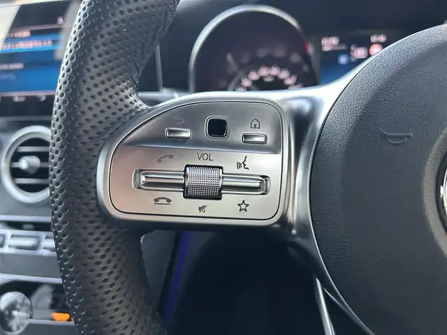 メルセデス・ベンツ Ｃ２２０ｄ アバンギャルド　AMGライン 大分県 2019(平31)年 0.4万km オブシディアンブラック 〇ワンオーナー/〇革シート/〇純正メーカーナビ/　ラジオ・BT・USB・フルセグ/〇バックカメラ/〇ETC/〇パドルシフト/〇ステアリングスイッチ/〇革巻きステアリング/〇ACC/〇LKA/〇BSM/〇前後ドライブレコーダー/〇前席パワーシート/〇前席3wayメモリーシート/〇前席シートヒーター/〇社外レーダー/〇アイドリングストップ/〇純正LEDヘッドライト/〇バックフォグ/〇アテンションアシスト/〇コーナーポール/〇保証書/〇取扱説明書