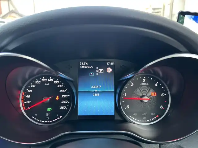 メルセデス・ベンツ Ｃ２２０ｄ アバンギャルド　AMGライン 大分県 2019(平31)年 0.4万km オブシディアンブラック 〇ワンオーナー/〇革シート/〇純正メーカーナビ/　ラジオ・BT・USB・フルセグ/〇バックカメラ/〇ETC/〇パドルシフト/〇ステアリングスイッチ/〇革巻きステアリング/〇ACC/〇LKA/〇BSM/〇前後ドライブレコーダー/〇前席パワーシート/〇前席3wayメモリーシート/〇前席シートヒーター/〇社外レーダー/〇アイドリングストップ/〇純正LEDヘッドライト/〇バックフォグ/〇アテンションアシスト/〇コーナーポール/〇保証書/〇取扱説明書