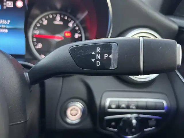 メルセデス・ベンツ Ｃ２２０ｄ アバンギャルド　AMGライン 大分県 2019(平31)年 0.4万km オブシディアンブラック 〇ワンオーナー/〇革シート/〇純正メーカーナビ/　ラジオ・BT・USB・フルセグ/〇バックカメラ/〇ETC/〇パドルシフト/〇ステアリングスイッチ/〇革巻きステアリング/〇ACC/〇LKA/〇BSM/〇前後ドライブレコーダー/〇前席パワーシート/〇前席3wayメモリーシート/〇前席シートヒーター/〇社外レーダー/〇アイドリングストップ/〇純正LEDヘッドライト/〇バックフォグ/〇アテンションアシスト/〇コーナーポール/〇保証書/〇取扱説明書