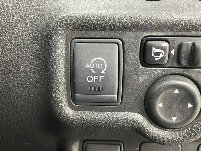 日産 ノート X DIG－S Vセレ +セーフ 岡山県 2015(平27)年 6.8万km ダークメタルグレー 純正7インチナビ/「BT/CD/DVD/フルセグTV/USB」/型番:MC315D-W/アラウンドビューモニター/LEDヘッドライト/オートライト/ＥＴＣ/衝突軽減ブレーキシステム/横滑り防止装置　/社外１４インチアルミ　/コーナーセンサー（前後）/スマートキー×1/プッシュスタート