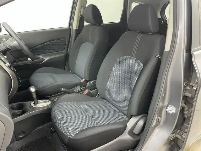 日産 ノート X DIG－S Vセレ +セーフ 岡山県 2015(平27)年 6.8万km ダークメタルグレー 純正7インチナビ/「BT/CD/DVD/フルセグTV/USB」/型番:MC315D-W/アラウンドビューモニター/LEDヘッドライト/オートライト/ＥＴＣ/衝突軽減ブレーキシステム/横滑り防止装置　/社外１４インチアルミ　/コーナーセンサー（前後）/スマートキー×1/プッシュスタート