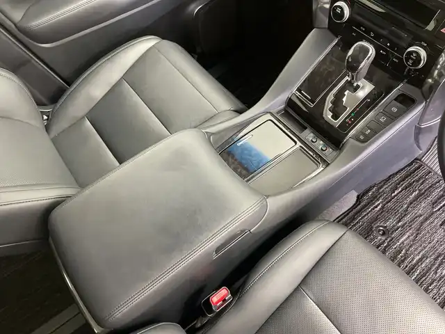 トヨタ アルファード S Cパッケージ 新潟県 2019(令1)年 4.8万km ホワイトパールクリスタルシャイン プリクラッシュセーフティ/レーダークルーズコントロール/レーンキープアシスト/ＢＳＭ/ディーラー7インチナビ（Bluetooth/CD/AUX/フルセグTV/SD）/バックカメラ/3眼LEDヘッドランプ/デジタルインナーミラー/D＋N席（シートセット/シートヒーター/シートベンチレーション）/パワーバックドア/純正AW(235/50/R18)/トヨタ製ドラレコ前後（ウルトラワイドLCD）/スペアキー１本