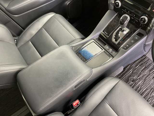 トヨタ アルファード S Cパッケージ 新潟県 2019(令1)年 4.8万km ホワイトパールクリスタルシャイン プリクラッシュセーフティ/レーダークルーズコントロール/レーンキープアシスト/ＢＳＭ/ディーラー7インチナビ（Bluetooth/CD/AUX/フルセグTV/SD）/バックカメラ/3眼LEDヘッドランプ/デジタルインナーミラー/D＋N席（シートセット/シートヒーター/シートベンチレーション）/パワーバックドア/純正AW(235/50/R18)/トヨタ製ドラレコ前後（ウルトラワイドLCD）/スペアキー１本