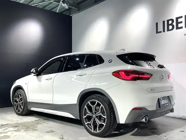 ＢＭＷ Ｘ２ xDrive 18d MスポーツX 道央・札幌 2019(令1)年 1.1万km アルピンホワイトⅢ コンフォートpkg/・オートマチック・テールゲート・オペレーション/・フロント・シート・ヒーティング/電動フロント・シート/（運転席、助手席、運転席メモリー機能付）/M・アロイ・ホイール・Yスポーク・スタイリング722M/（純正１９インチAW）/ドライビング・アシスト/・レーン・ディパーチャー・ウォーニング/・前車接近警告システム/・衝突回避・軽減ブレーキ/ドライビング・アシスト・プラス/・ACC/LEDヘッドライト/オートライト/リヤビューカメラ/ライトpkg/・アンビエントライト/・リーディングライト（フロント・リヤ）/・照明付きバニティミラー（運転席・助手席）/・フットウェル・ライト（フロント・リア）/10.25インチワイド・コントール・ディスプレイ/レインセンサー/ETC/・保証書、取扱説明書（有）/・スペアキー×１