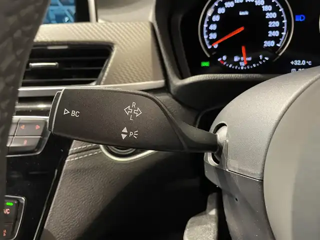 ＢＭＷ Ｘ２ xDrive 18d MスポーツX 道央・札幌 2019(令1)年 1.1万km アルピンホワイトⅢ コンフォートpkg/・オートマチック・テールゲート・オペレーション/・フロント・シート・ヒーティング/電動フロント・シート/（運転席、助手席、運転席メモリー機能付）/M・アロイ・ホイール・Yスポーク・スタイリング722M/（純正１９インチAW）/ドライビング・アシスト/・レーン・ディパーチャー・ウォーニング/・前車接近警告システム/・衝突回避・軽減ブレーキ/ドライビング・アシスト・プラス/・ACC/LEDヘッドライト/オートライト/リヤビューカメラ/ライトpkg/・アンビエントライト/・リーディングライト（フロント・リヤ）/・照明付きバニティミラー（運転席・助手席）/・フットウェル・ライト（フロント・リア）/10.25インチワイド・コントール・ディスプレイ/レインセンサー/ETC/・保証書、取扱説明書（有）/・スペアキー×１