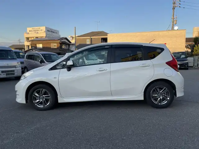 日産 ノート ライダー DIG－S 山口県 2013(平25)年 6.6万km ブリリアントホワイトパール (株)IDOMが運営する【じしゃロン宇部店】の自社ローン対象車両になります。こちらは現金ご利用時の価格です。自社ローンご希望の方は別途その旨お申付け下さい。/社外ナビ/フルセグTV/バックカメラ/スマートキー