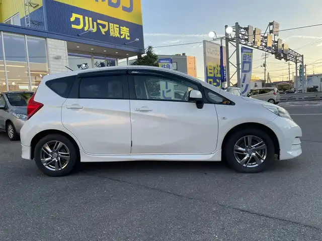 日産 ノート ライダー DIG－S 山口県 2013(平25)年 6.6万km ブリリアントホワイトパール (株)IDOMが運営する【じしゃロン宇部店】の自社ローン対象車両になります。こちらは現金ご利用時の価格です。自社ローンご希望の方は別途その旨お申付け下さい。/社外ナビ/フルセグTV/バックカメラ/スマートキー