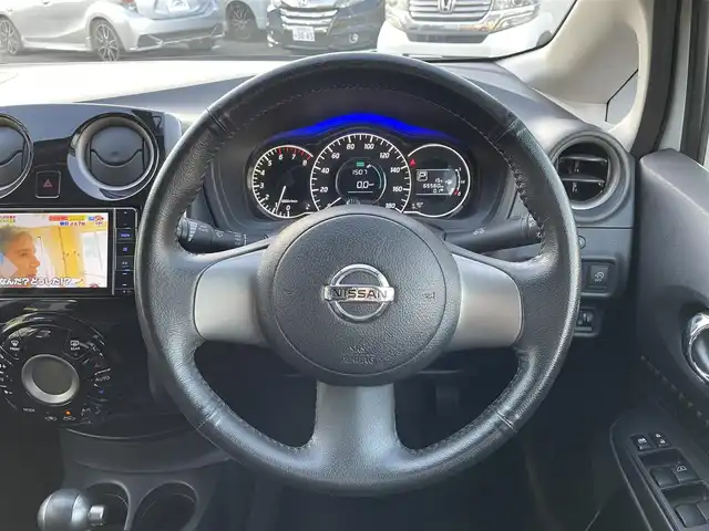 日産 ノート ライダー DIG－S 山口県 2013(平25)年 6.6万km ブリリアントホワイトパール (株)IDOMが運営する【じしゃロン宇部店】の自社ローン対象車両になります。こちらは現金ご利用時の価格です。自社ローンご希望の方は別途その旨お申付け下さい。/社外ナビ/フルセグTV/バックカメラ/スマートキー