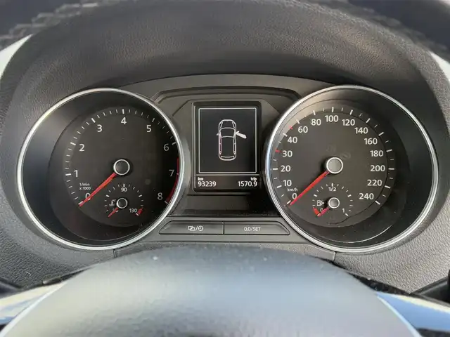 フォルクスワーゲン ポロ TSIコンフォートライン 大分県 2017(平29)年 9.4万km 青Ｍ ・ナビ(CD/DVD/BT)/・バックカメラ/・フルセグテレビ/・リモコンキー/・HIDヘッドライト/・ステアリングスイッチ/・アイドリングストップ/・MTモード付き/・純正アルミホイール