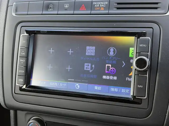 フォルクスワーゲン ポロ TSIコンフォートライン 大分県 2017(平29)年 9.4万km 青Ｍ ・ナビ(CD/DVD/BT)/・バックカメラ/・フルセグテレビ/・リモコンキー/・HIDヘッドライト/・ステアリングスイッチ/・アイドリングストップ/・MTモード付き/・純正アルミホイール