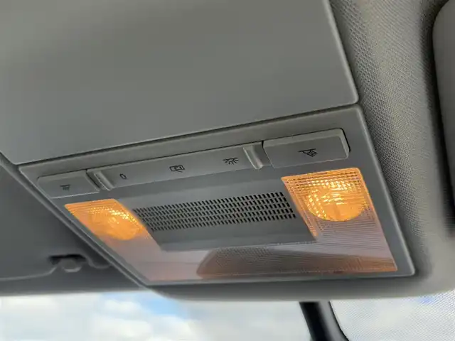 フォルクスワーゲン ポロ TSIコンフォートライン 大分県 2017(平29)年 9.4万km 青Ｍ ・ナビ(CD/DVD/BT)/・バックカメラ/・フルセグテレビ/・リモコンキー/・HIDヘッドライト/・ステアリングスイッチ/・アイドリングストップ/・MTモード付き/・純正アルミホイール