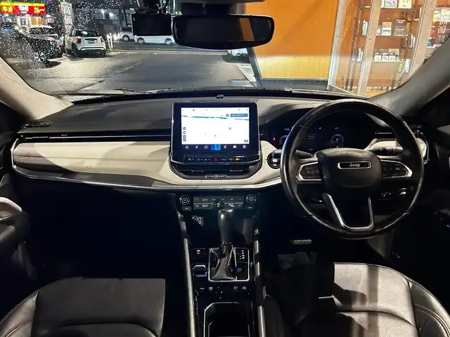 クライスラー・ジープ ジープ コンパス リミテッド 富山県 2022(令4)年 1.5万km 白 純正HDDナビ/フルセグTV/Bluetooth接続/AM/FMラジオ/App-conect/バックカメラ/360°カメラ/ヒーテッドステアリング/D/Nシートヒーター/D/N席パワーシート/アイドリングストップ/パワーバックドア/横滑り防止/車線逸脱防止/コーナーセンサー/パークセンサー/オートホールド/ダウンヒルアシスト/ETC2.0 /純正18インチAW/衝突軽減/アクティブレーンアシスト/側面距離警告