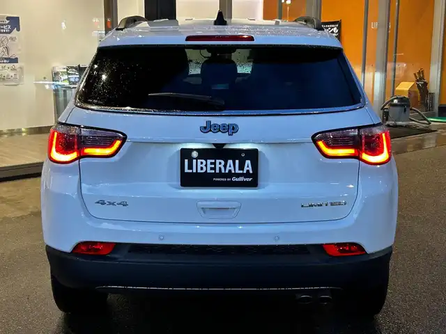 クライスラー・ジープ ジープ コンパス リミテッド 富山県 2022(令4)年 1.5万km 白 純正HDDナビ/フルセグTV/Bluetooth接続/AM/FMラジオ/App-conect/バックカメラ/360°カメラ/ヒーテッドステアリング/D/Nシートヒーター/D/N席パワーシート/アイドリングストップ/パワーバックドア/横滑り防止/車線逸脱防止/コーナーセンサー/パークセンサー/オートホールド/ダウンヒルアシスト/ETC2.0 /純正18インチAW/衝突軽減/アクティブレーンアシスト/側面距離警告