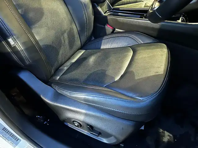 クライスラー・ジープ ジープ コンパス リミテッド 富山県 2022(令4)年 1.5万km 白 純正HDDナビ/フルセグTV/Bluetooth接続/AM/FMラジオ/App-conect/バックカメラ/360°カメラ/ヒーテッドステアリング/D/Nシートヒーター/D/N席パワーシート/アイドリングストップ/パワーバックドア/横滑り防止/車線逸脱防止/コーナーセンサー/パークセンサー/オートホールド/ダウンヒルアシスト/ETC2.0 /純正18インチAW/衝突軽減/アクティブレーンアシスト/側面距離警告