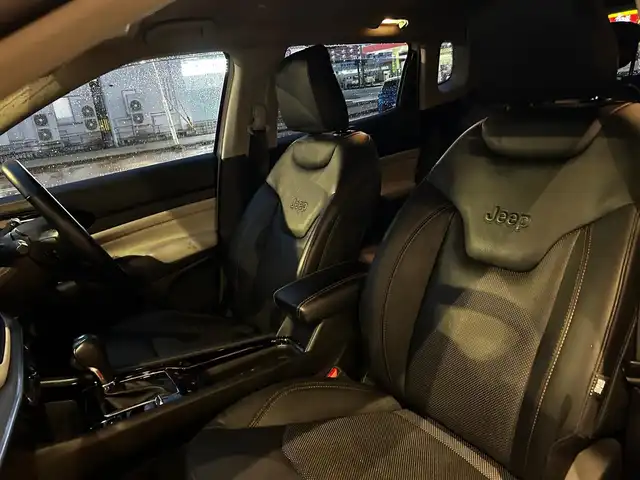 クライスラー・ジープ ジープ コンパス リミテッド 富山県 2022(令4)年 1.5万km 白 純正HDDナビ/フルセグTV/Bluetooth接続/AM/FMラジオ/App-conect/バックカメラ/360°カメラ/ヒーテッドステアリング/D/Nシートヒーター/D/N席パワーシート/アイドリングストップ/パワーバックドア/横滑り防止/車線逸脱防止/コーナーセンサー/パークセンサー/オートホールド/ダウンヒルアシスト/ETC2.0 /純正18インチAW/衝突軽減/アクティブレーンアシスト/側面距離警告