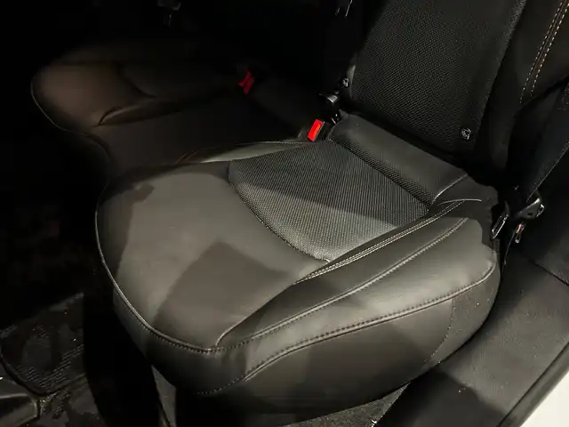 クライスラー・ジープ ジープ コンパス リミテッド 富山県 2022(令4)年 1.5万km 白 純正HDDナビ/フルセグTV/Bluetooth接続/AM/FMラジオ/App-conect/バックカメラ/360°カメラ/ヒーテッドステアリング/D/Nシートヒーター/D/N席パワーシート/アイドリングストップ/パワーバックドア/横滑り防止/車線逸脱防止/コーナーセンサー/パークセンサー/オートホールド/ダウンヒルアシスト/ETC2.0 /純正18インチAW/衝突軽減/アクティブレーンアシスト/側面距離警告